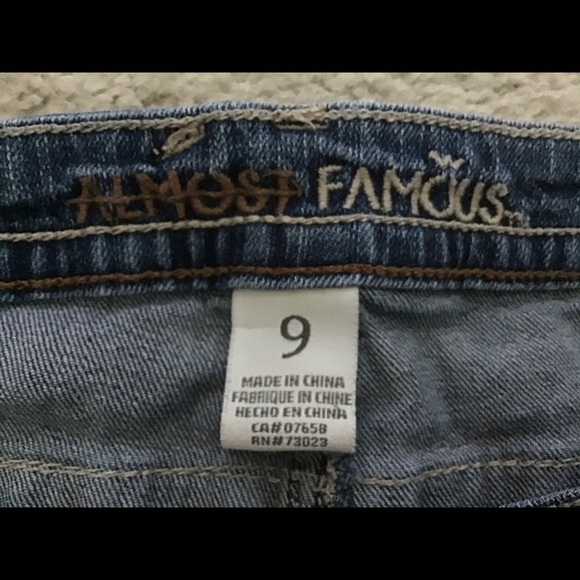 Almost Famous lace-trim denim shorts - Picture 4 of 7